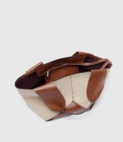 Market Weekend Bag Natural Linen With Buffalo Cognac -Dietary Supplement Sales RT MARKET WEEKEND BAG LINEN BUFFALO NATURAL COGNAC 03